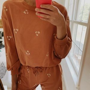 Terracotta embroidered lounge set